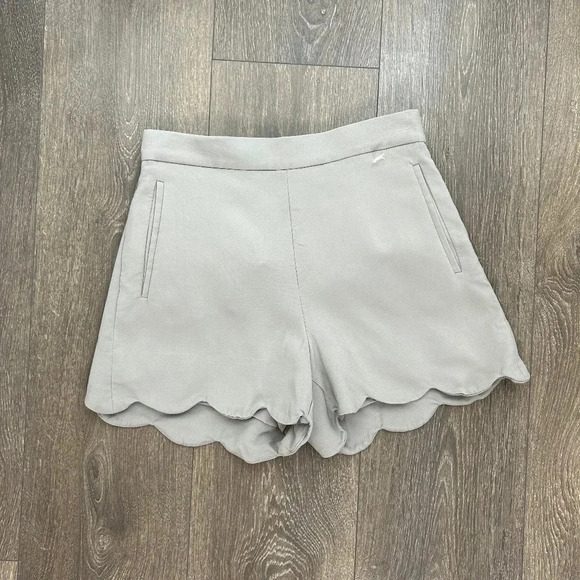 Aritzia Wilfred Arbre Shorts High rise waist scalloped hem Crepe Gray Size 2 - Picture 2 of 14